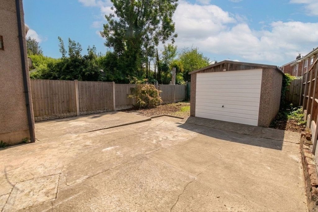 Property photo 2 of 22