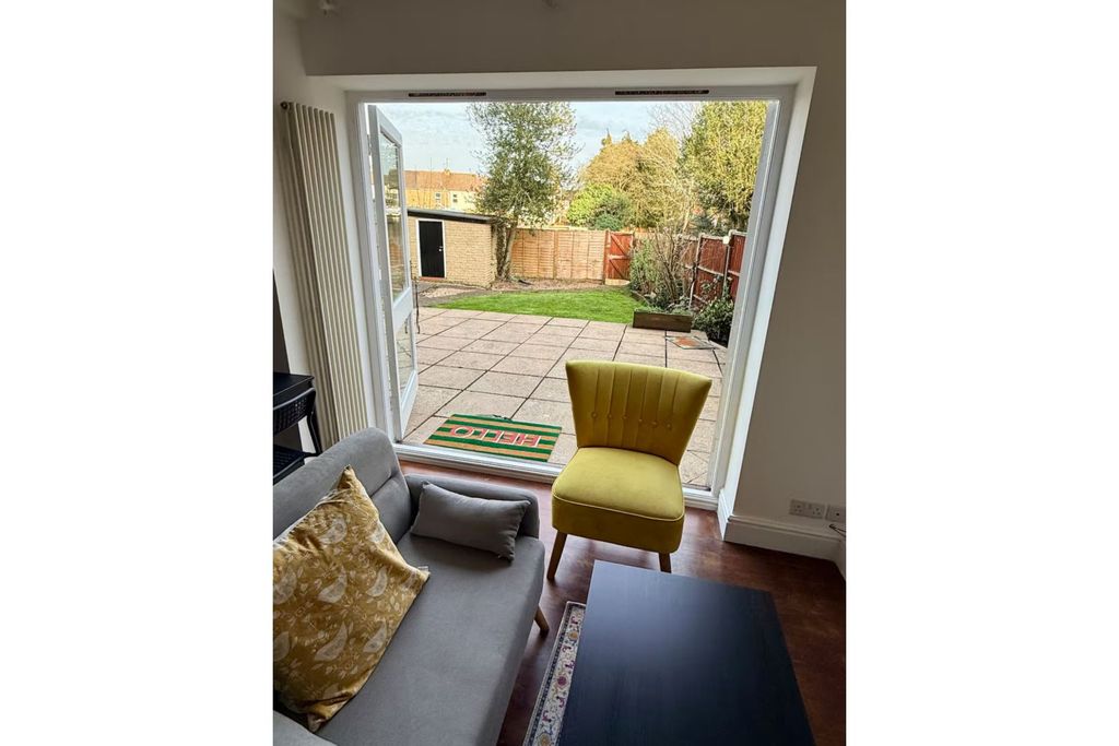 Property photo 3 of 12 Living Room