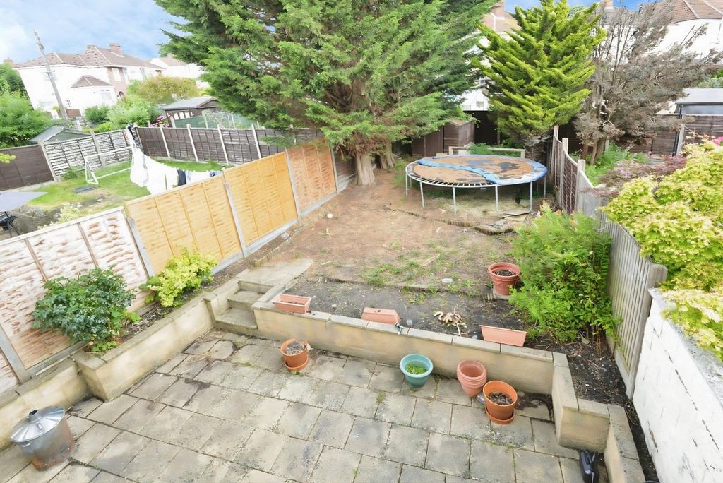 Property photo 2 of 27 391A641d-Garden 202.Jpg