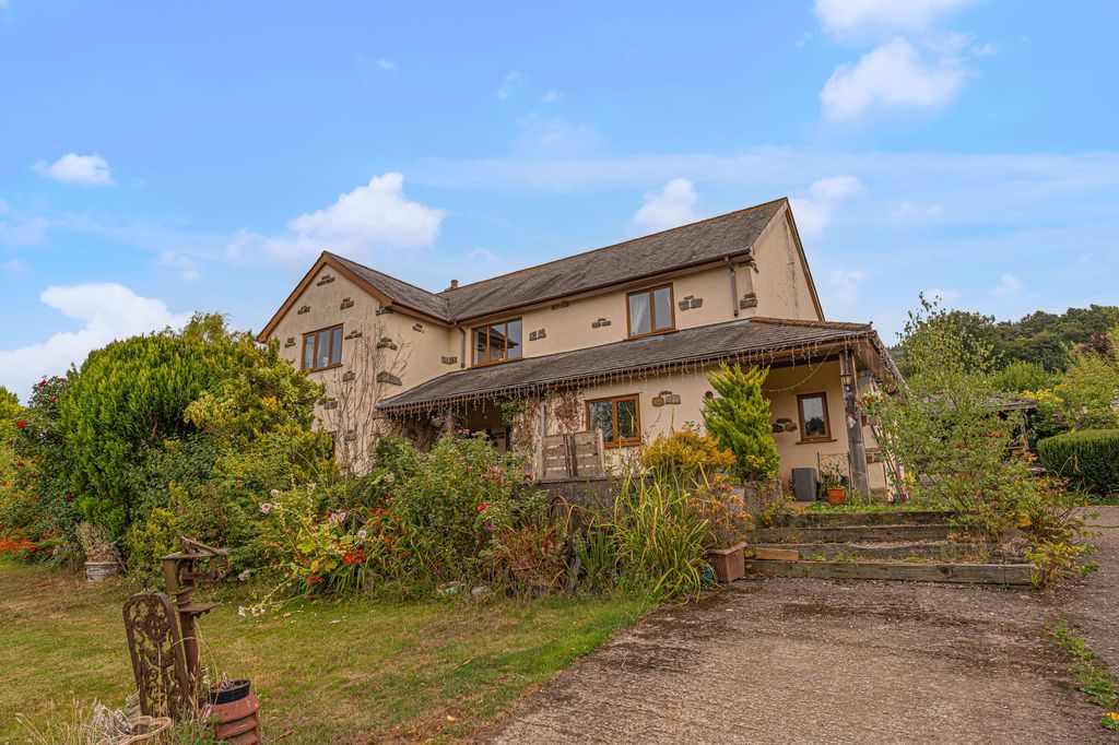 Property photo 1 of 82