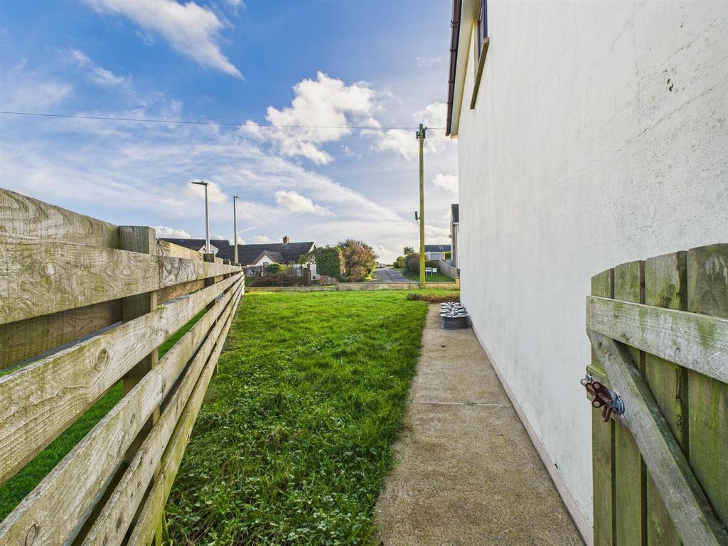 Property photo 3 of 22 Cam05474G0-Pr0046-Still019.Jpg