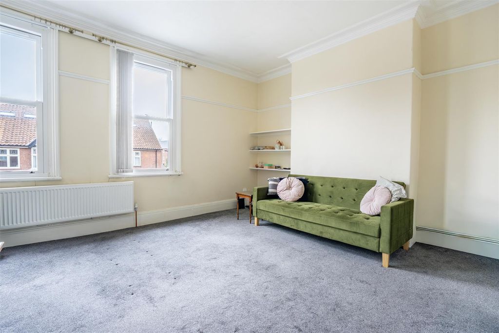 Property photo 3 of 7 2, 70 B-3.Jpg