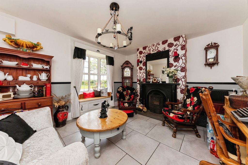 Property photo 3 of 33 Pbox-Img.Jpg