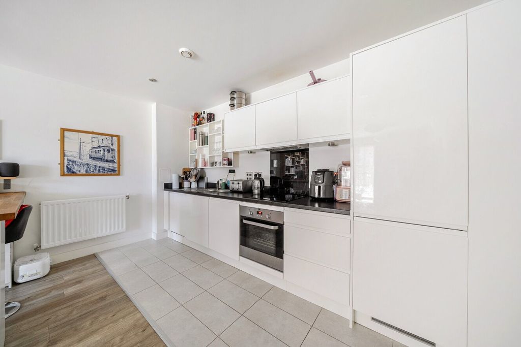 Property photo 3 of 12 Picture No. 11