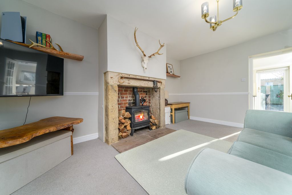 Property photo 2 of 23 Lounge-1