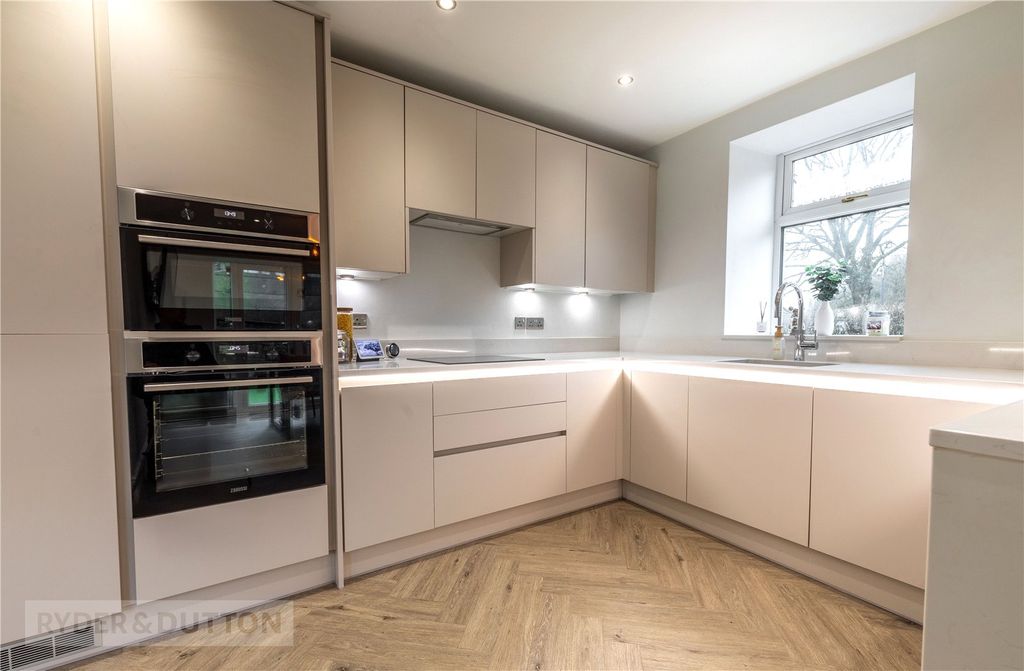 Property photo 1 of 27 Kitchen / Diner