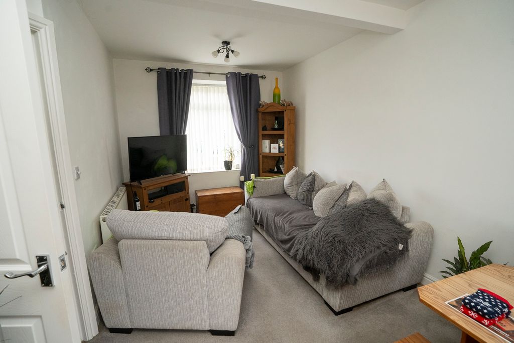 Property photo 2 of 13