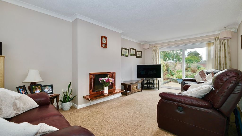 Property photo 2 of 21