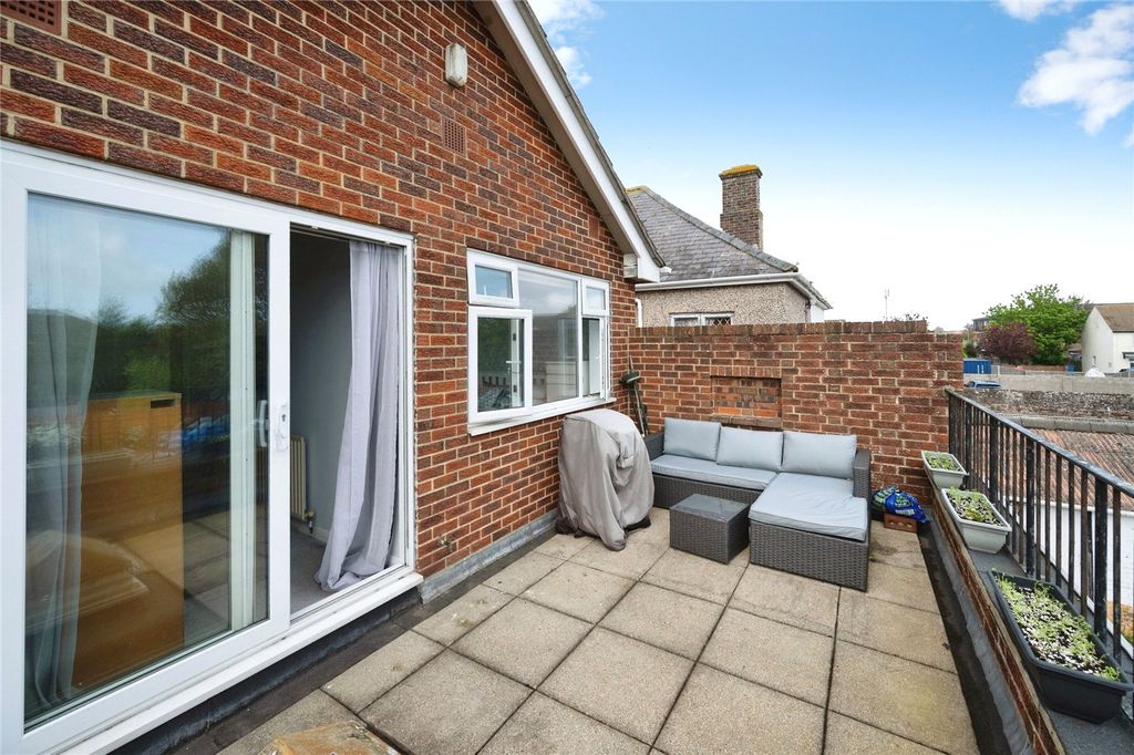 Property photo 1 of 15 Picture No. 02