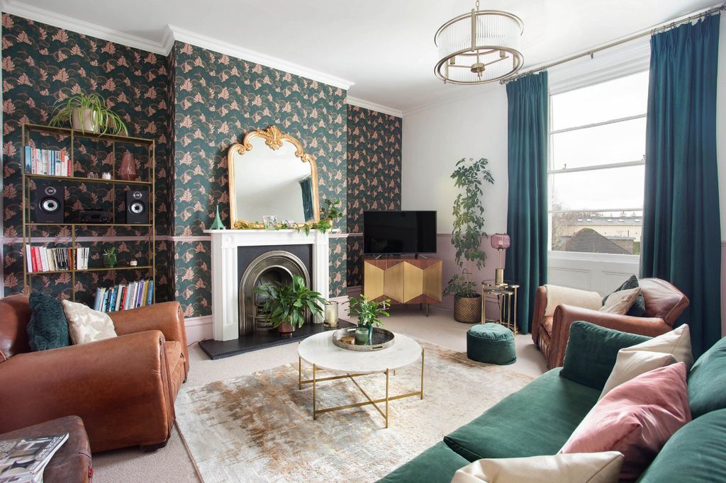 Property photo 2 of 14 Sitting Room
