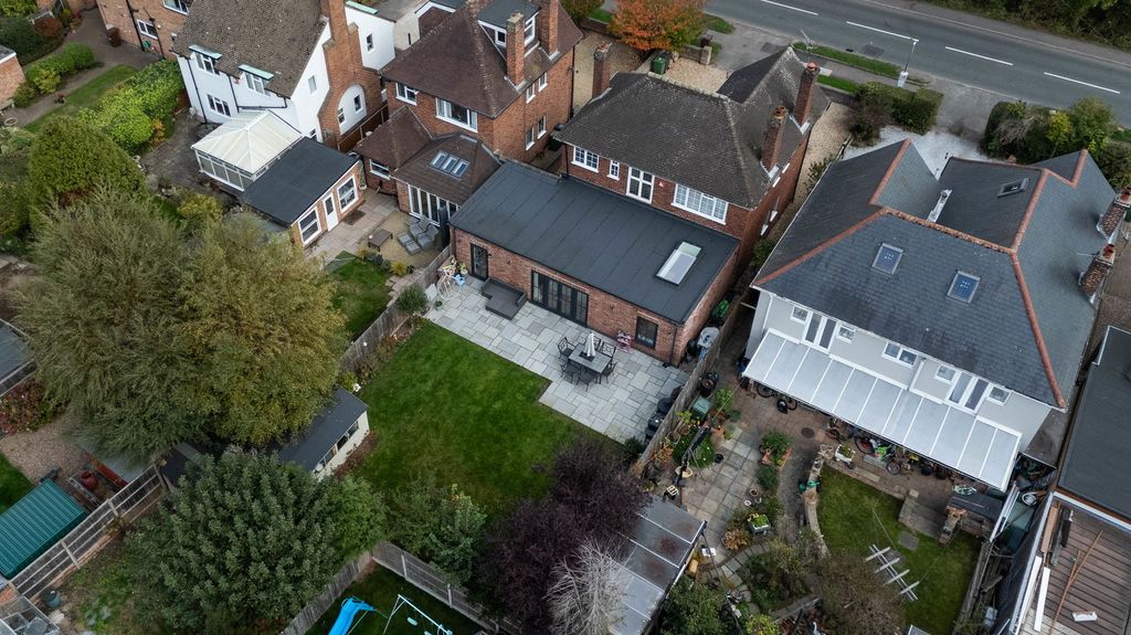 Property photo 2 of 42