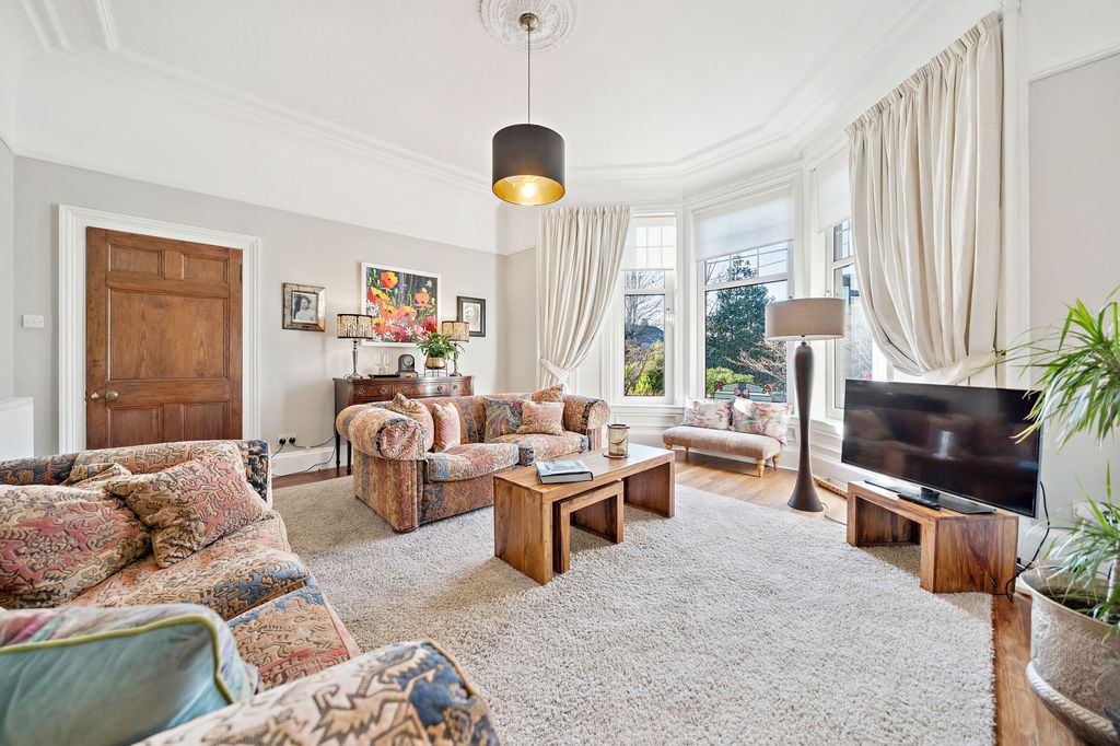 Property photo 3 of 39