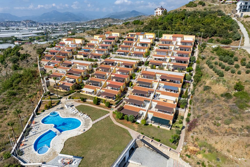 Property photo 2 of 20