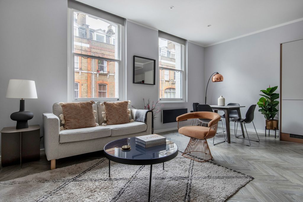 Property photo 1 of 16 Living Room