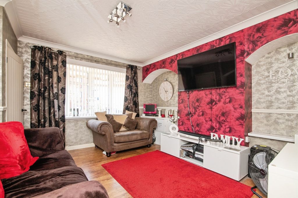 Property photo 2 of 12