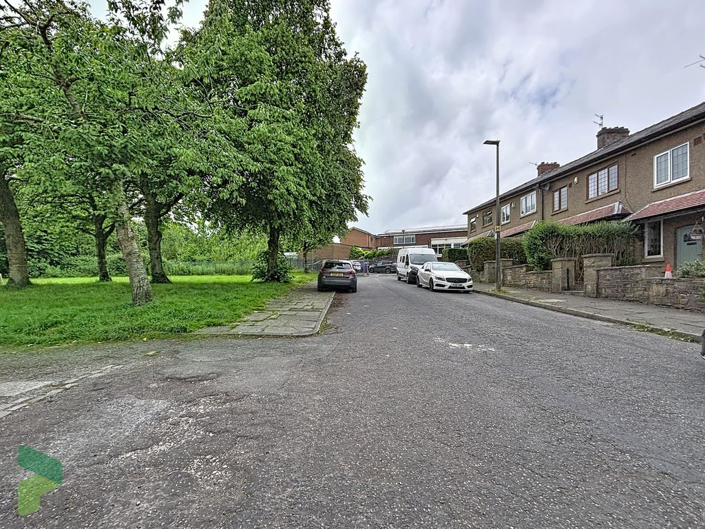 Property photo 2 of 18 Street View