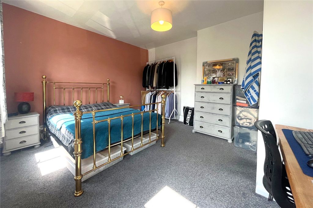 Property photo 2 of 8 Picture No. 27