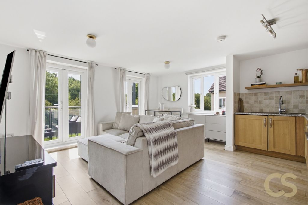 Property photo 2 of 17 5300794