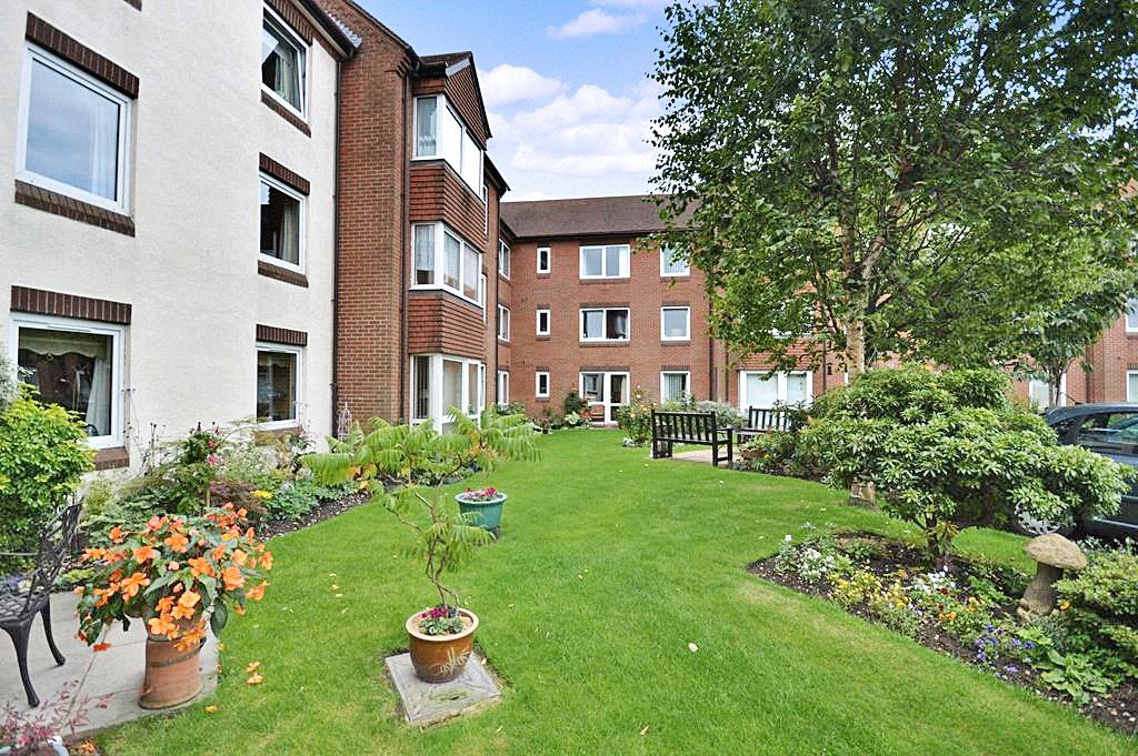 Property photo 1 of 11 Rear