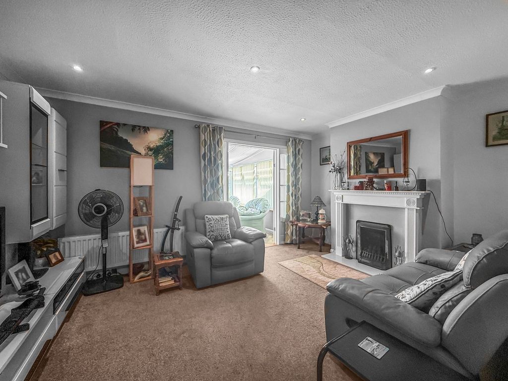 Property photo 2 of 24
