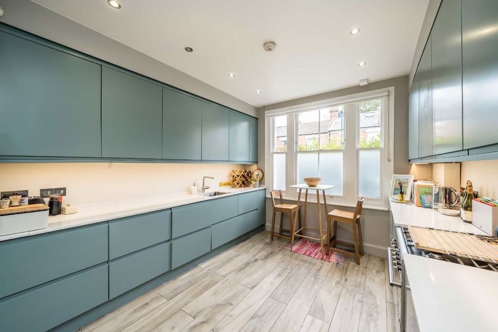 Property photo 3 of 7