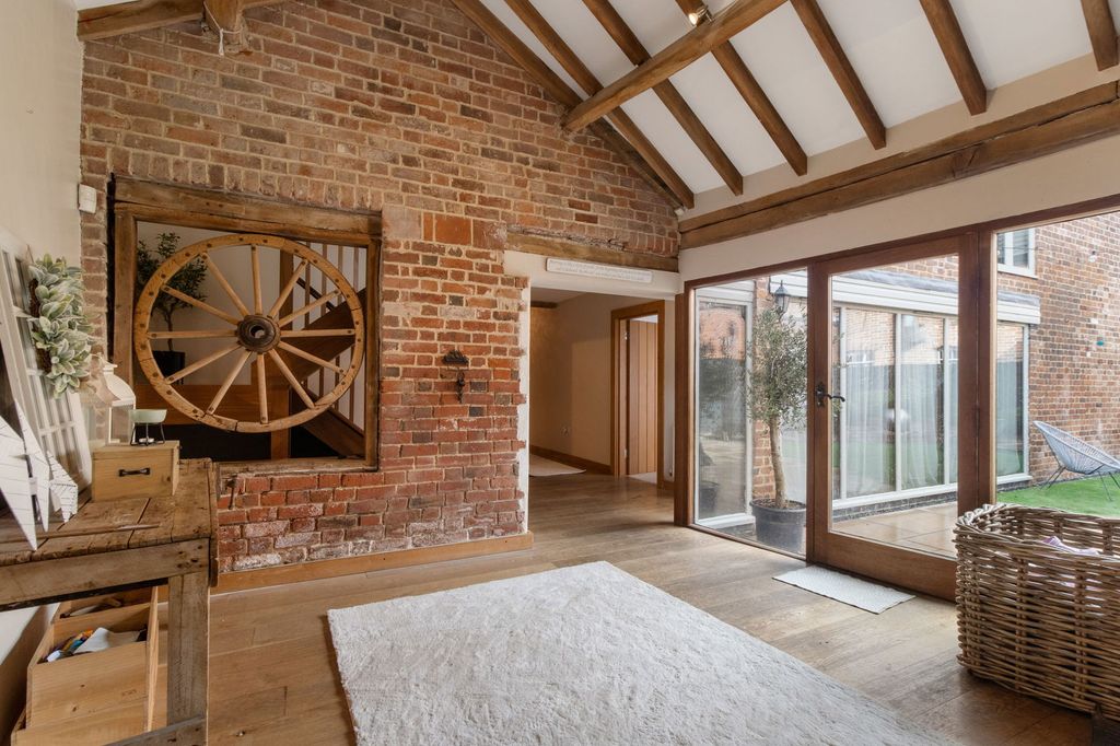 Property photo 3 of 21