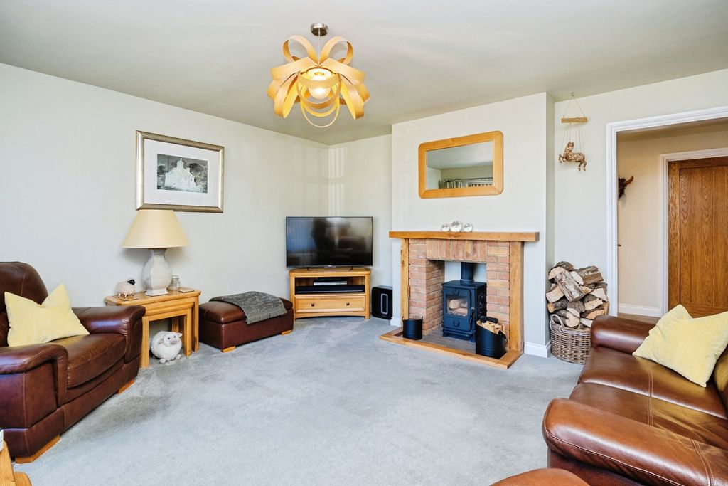 Property photo 3 of 46 Pbox-Img.Jpg