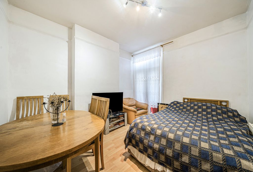 Property photo 3 of 18 1363720-1-68E7Aba...