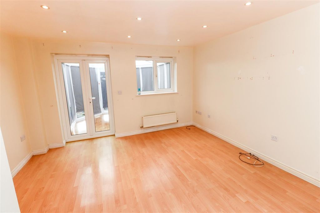 Property photo 2 of 16 Img_9963.Jpg