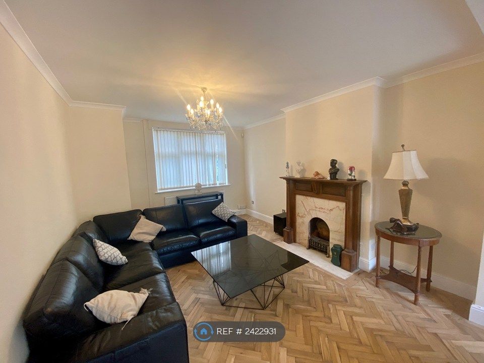 Property photo 2 of 18