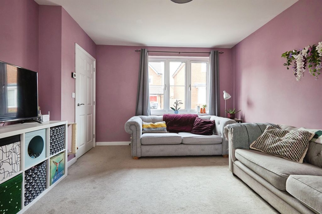 Property photo 2 of 12