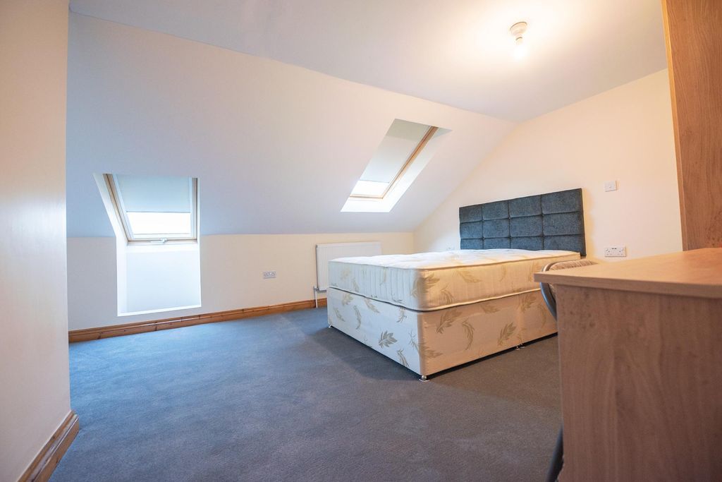 Property photo 2 of 11 Photo 1