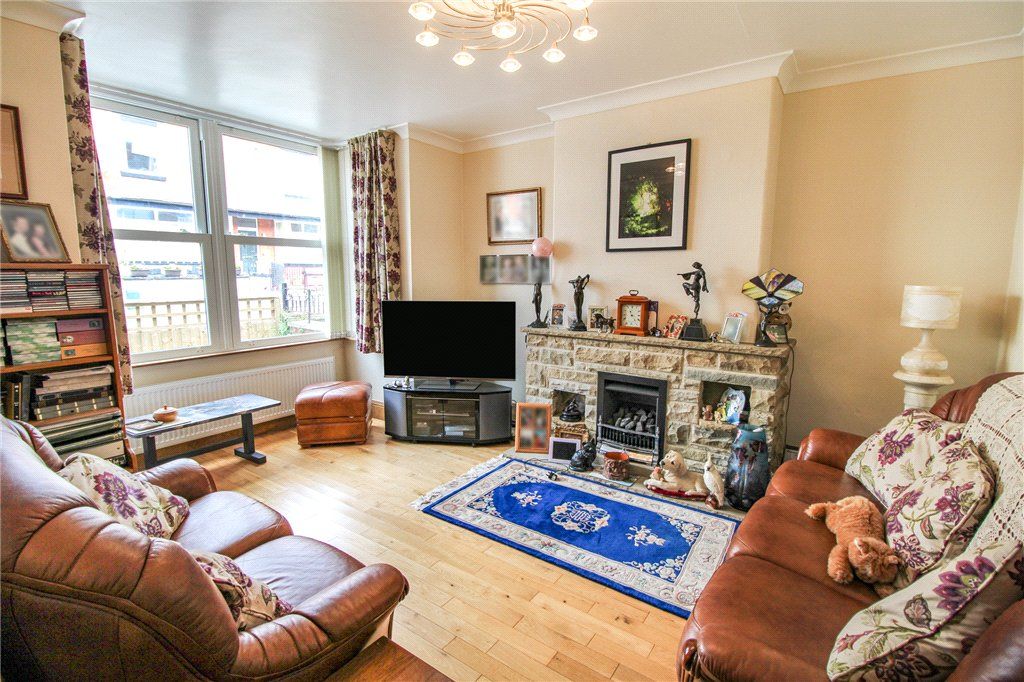 Property photo 2 of 14 Lounge