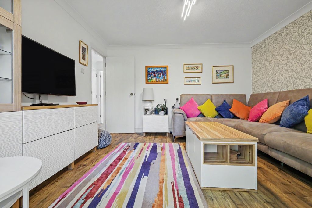 Property photo 2 of 10 5333144
