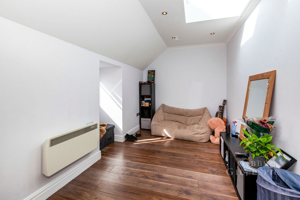 Property photo 3 of 13 Pbox-Img.Jpg