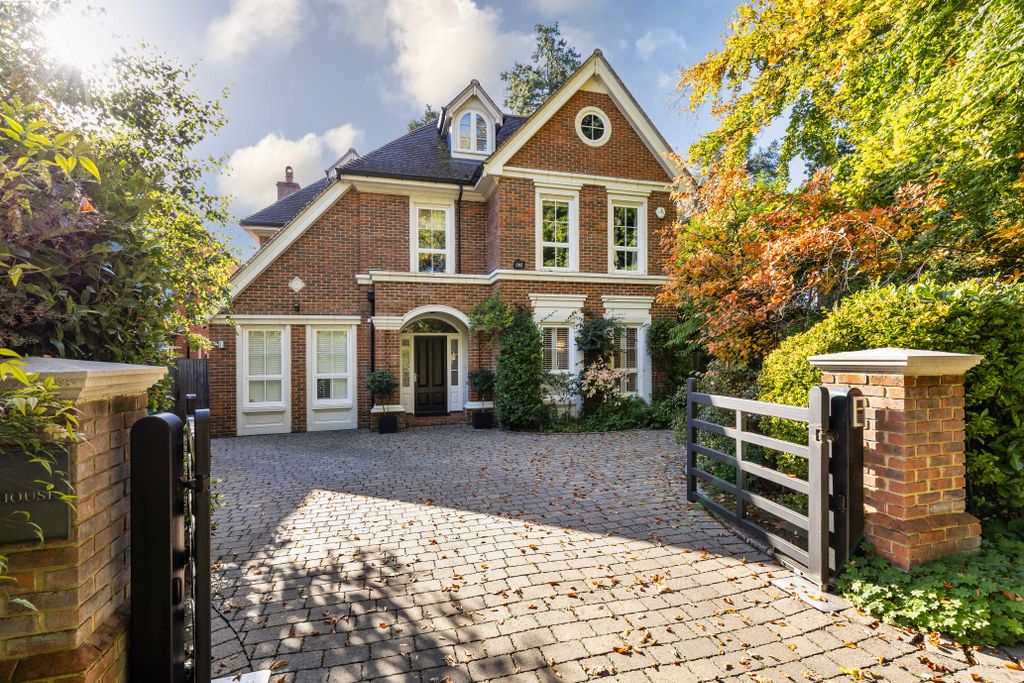 Property photo 1 of 51