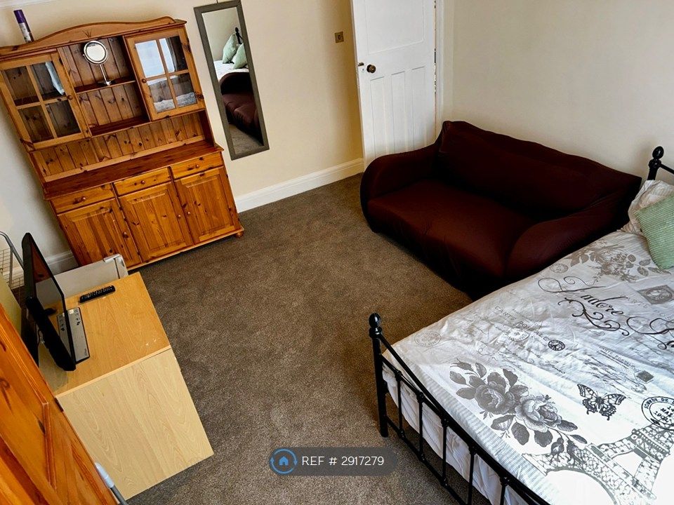 Property photo 1 of 3