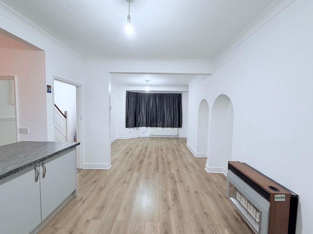 Property photo 1 of 8 Living Room