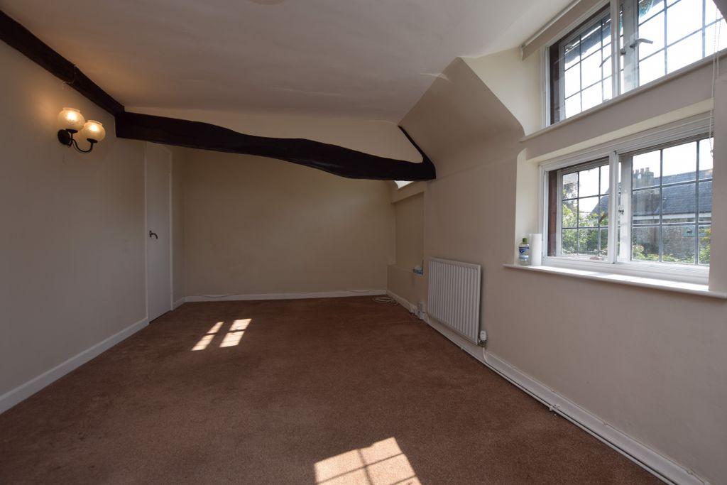 Property photo 2 of 7 Photo 11