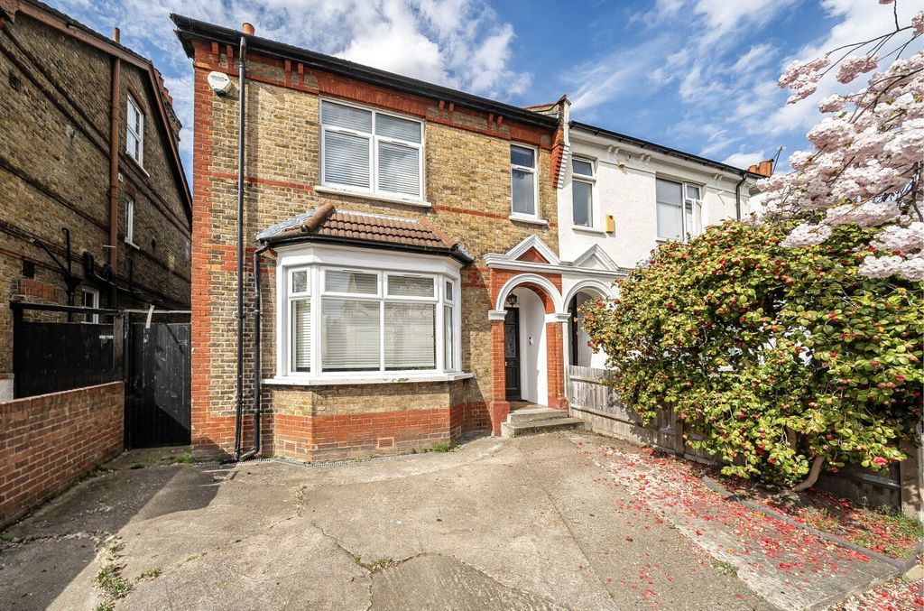 Property photo 1 of 20 External