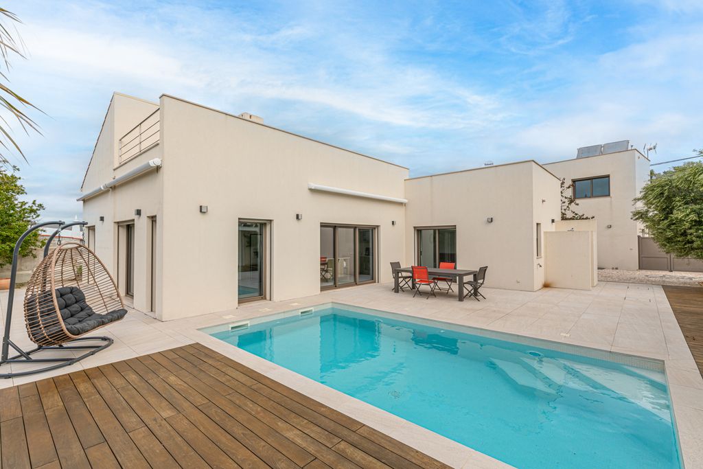 Property photo 1 of 42