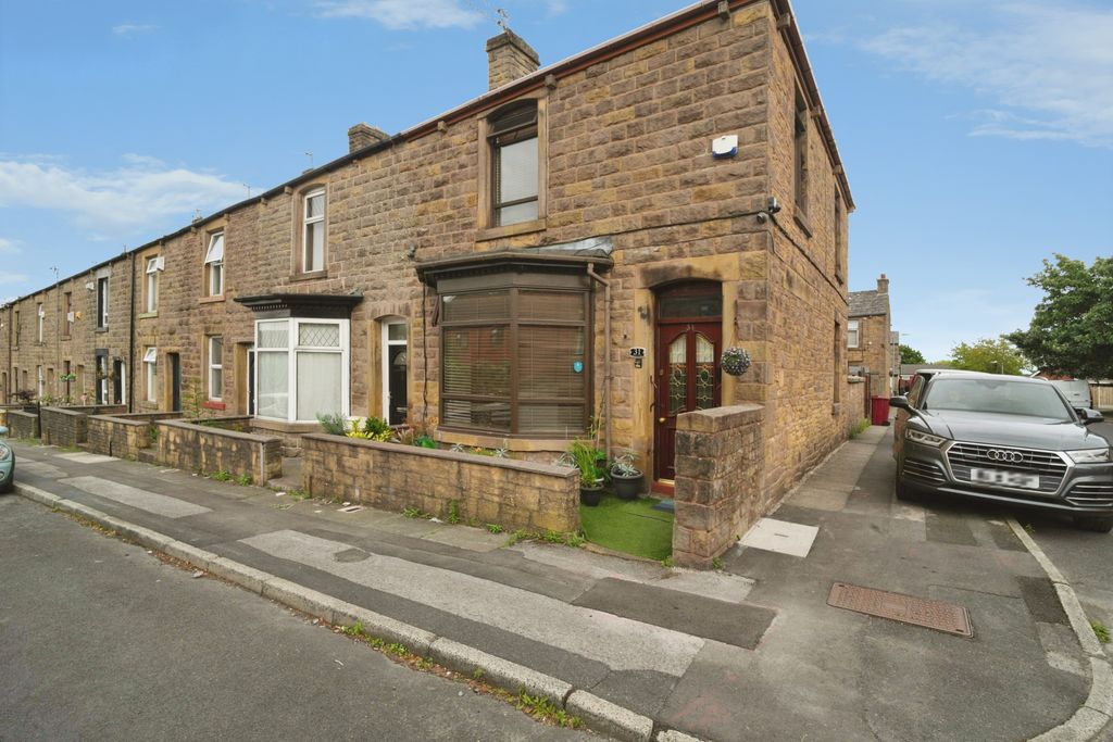 Property photo 2 of 29