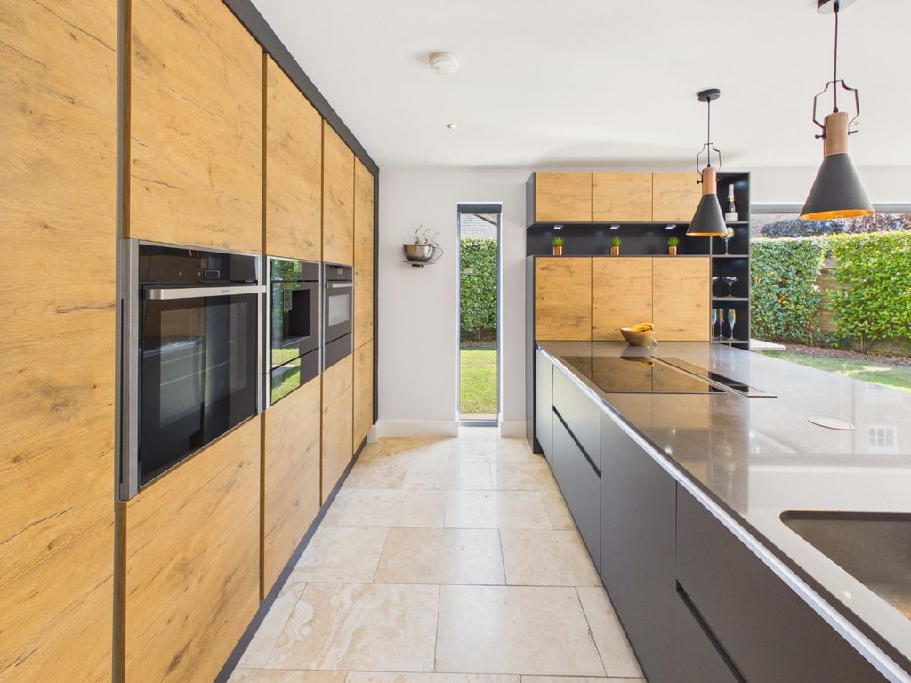 Property photo 3 of 31 5270279