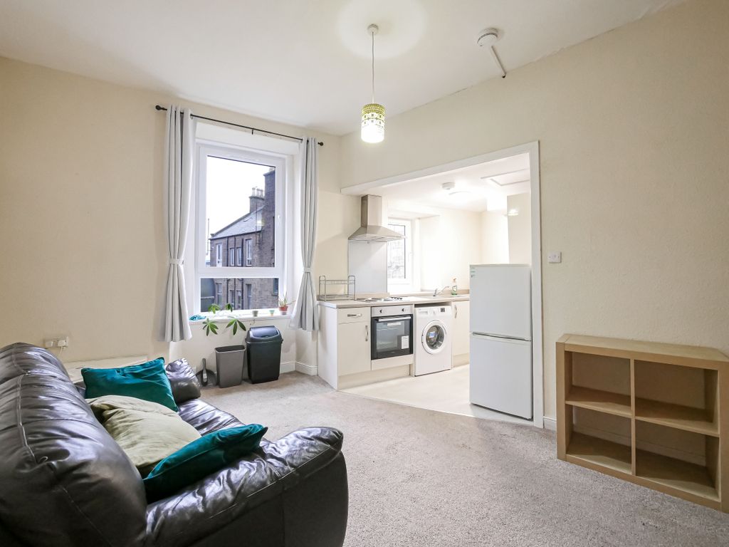 Property photo 3 of 10 Lounge-1