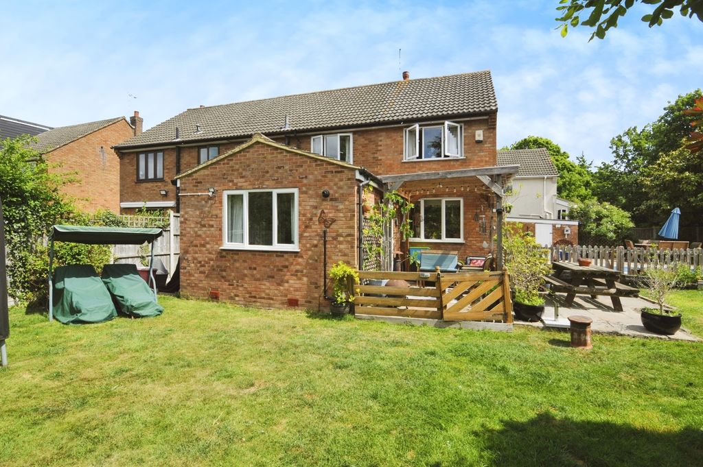 Property photo 3 of 18 External