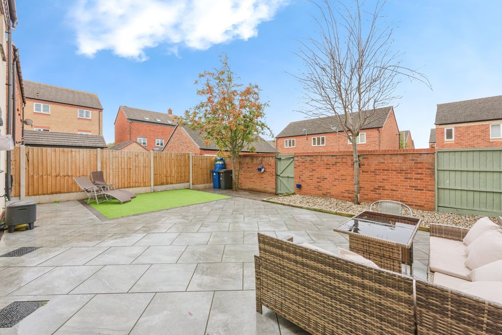 Property photo 2 of 24 Rear Garden