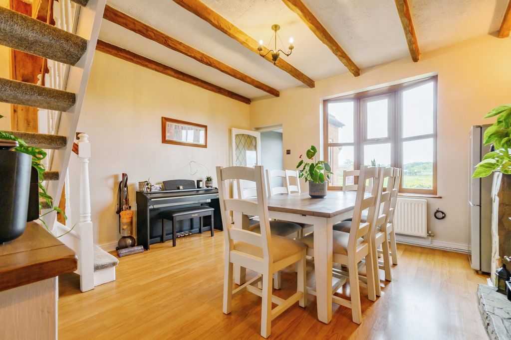 Property photo 2 of 17 Living/Dining Room