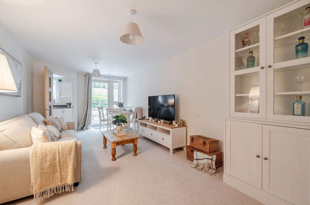 Property photo 2 of 13 1449229-9-69E7816...