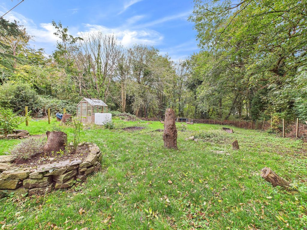 Property photo 2 of 31