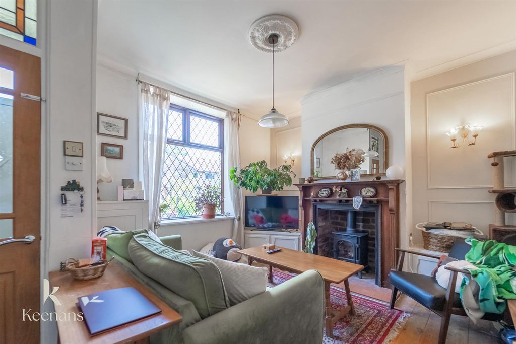Property photo 2 of 31